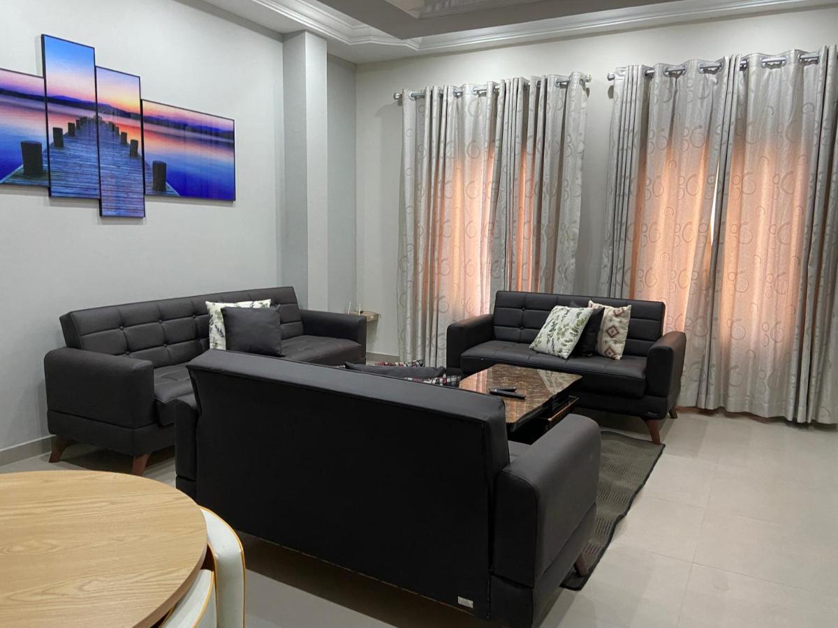Queens View Apartment Accra Luaran gambar