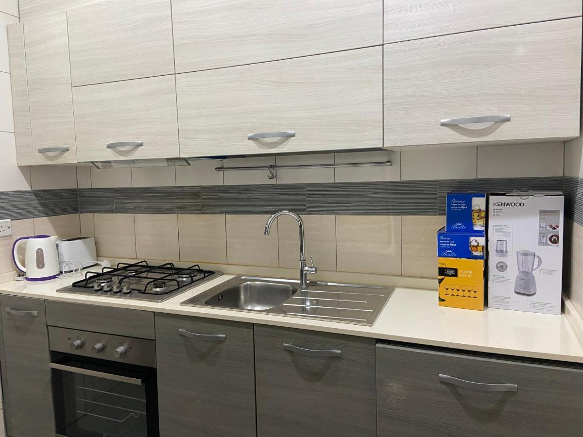 Queens View Apartment Accra Luaran gambar