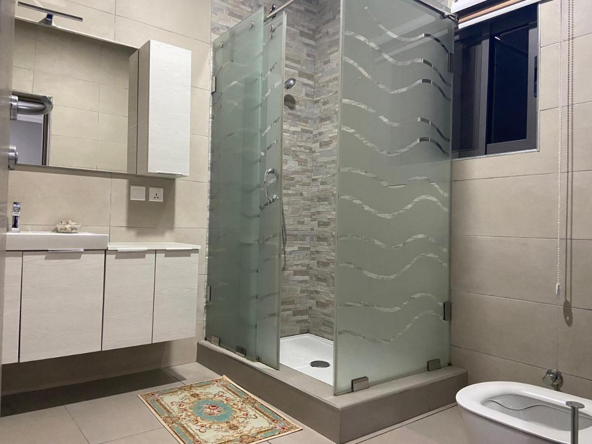 Queens View Apartment Accra Luaran gambar