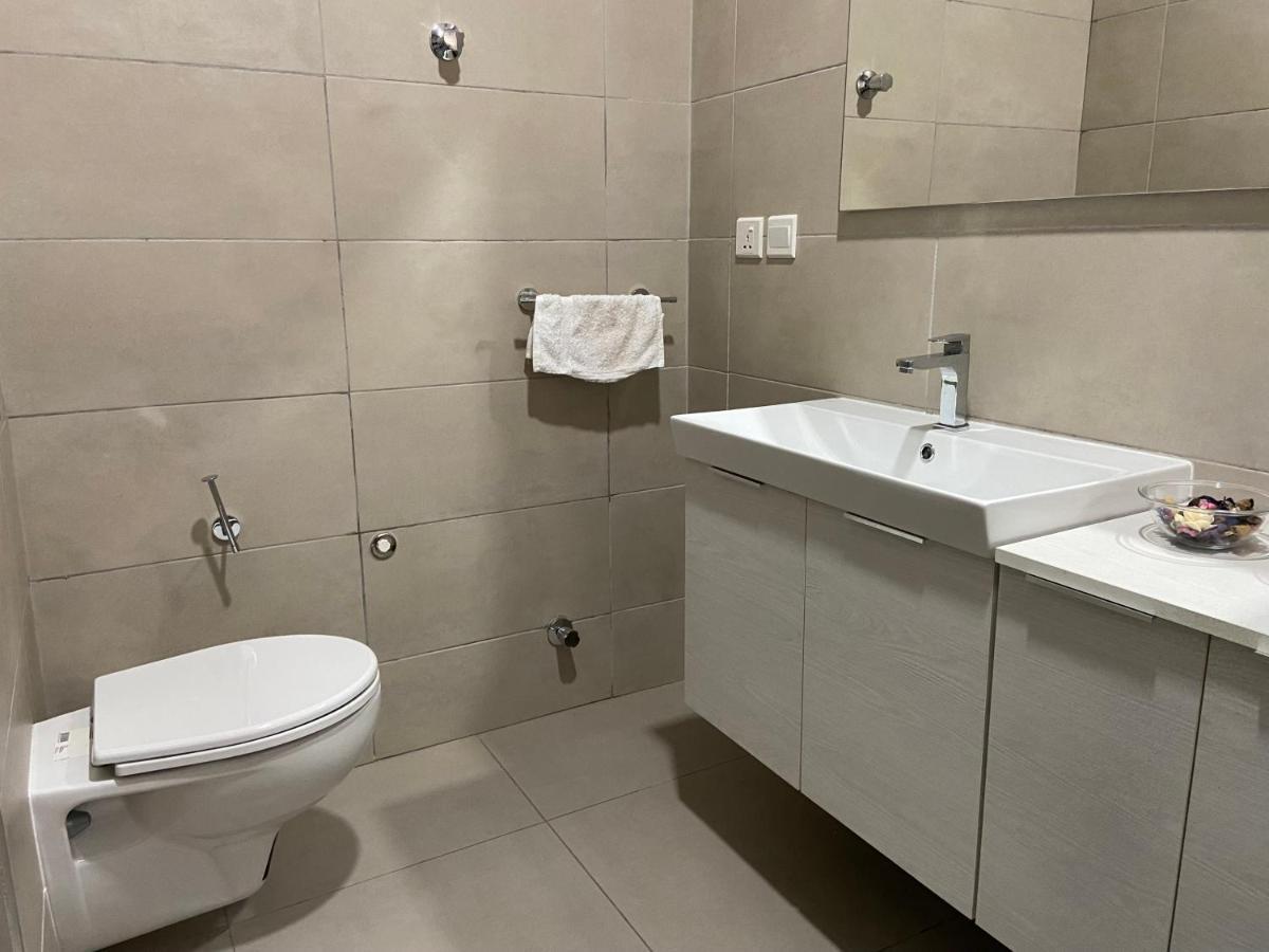 Queens View Apartment Accra Luaran gambar