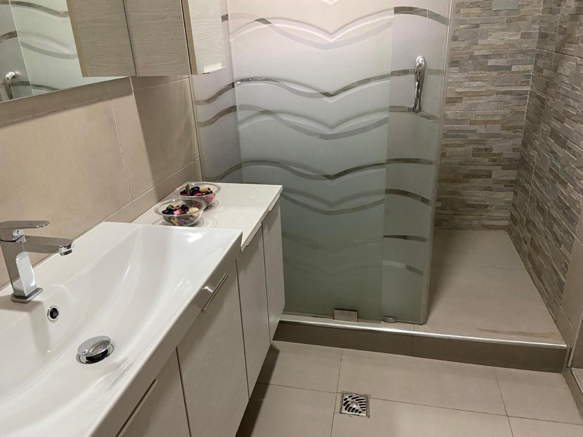Queens View Apartment Accra Luaran gambar