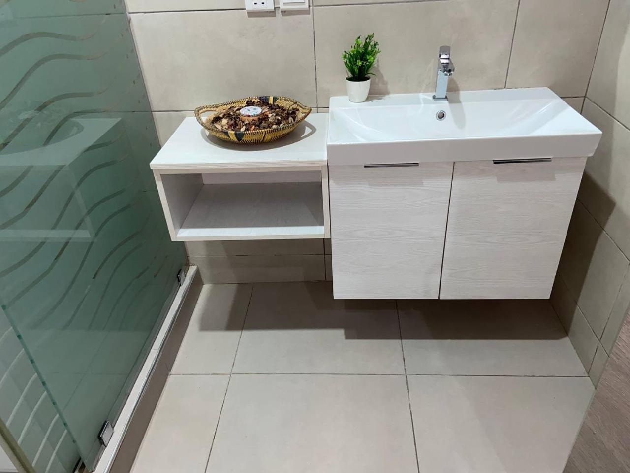 Queens View Apartment Accra Luaran gambar