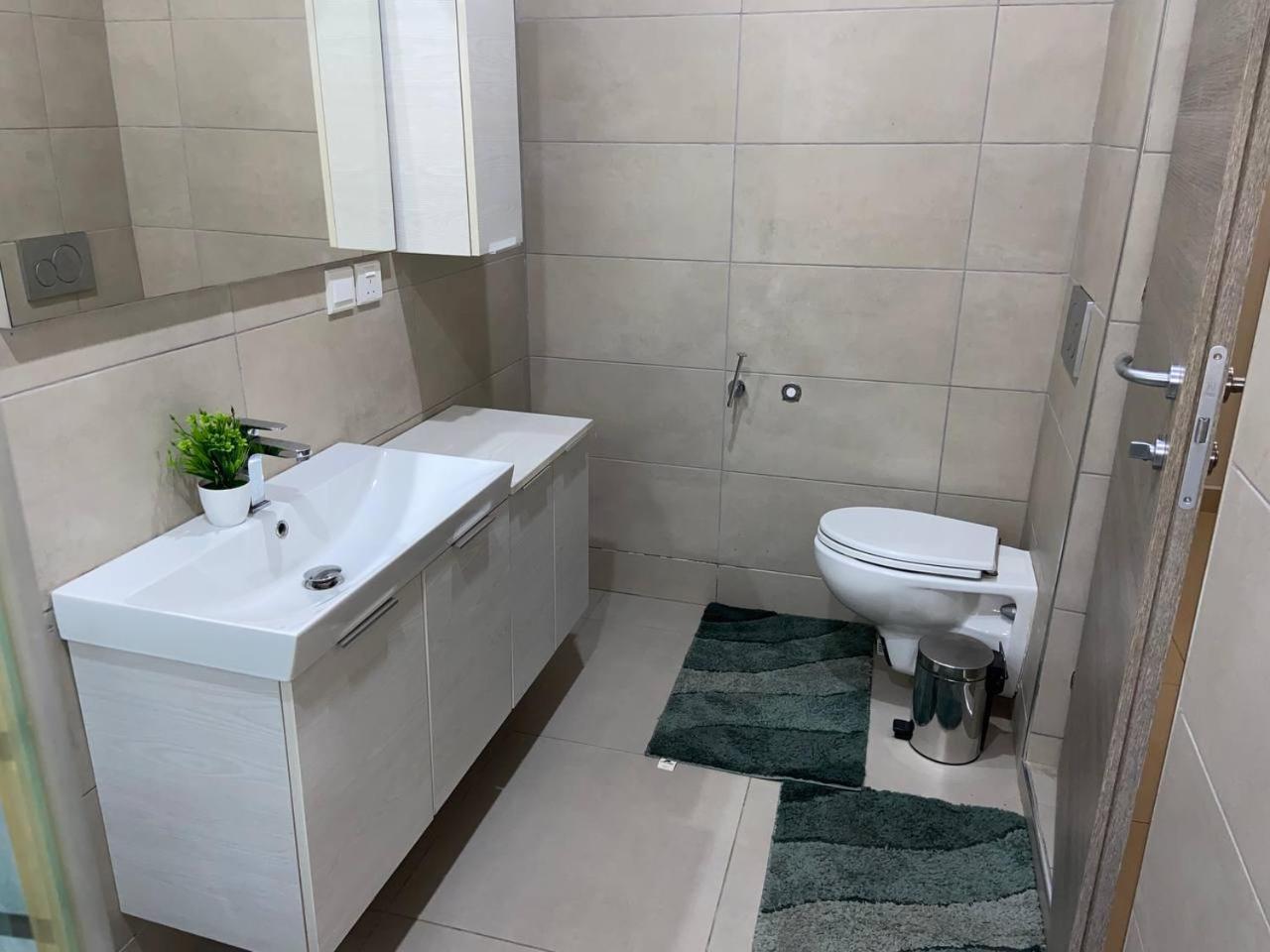 Queens View Apartment Accra Luaran gambar