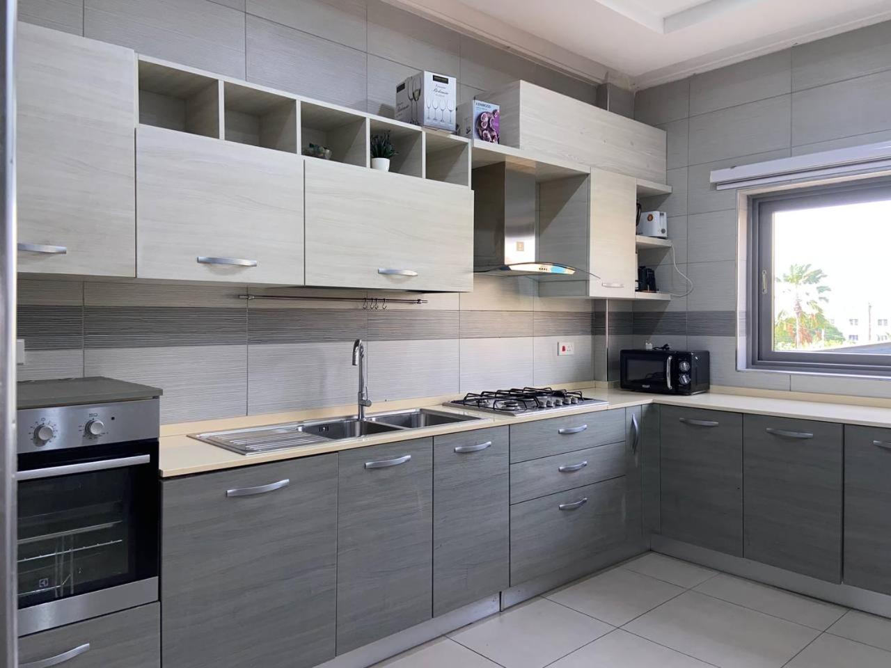 Queens View Apartment Accra Luaran gambar