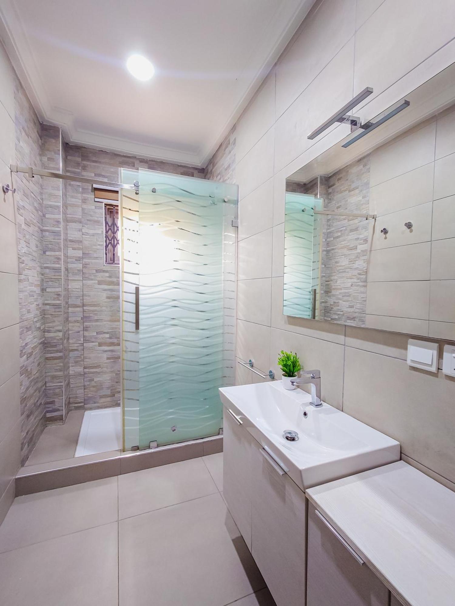 Queens View Apartment Accra Luaran gambar