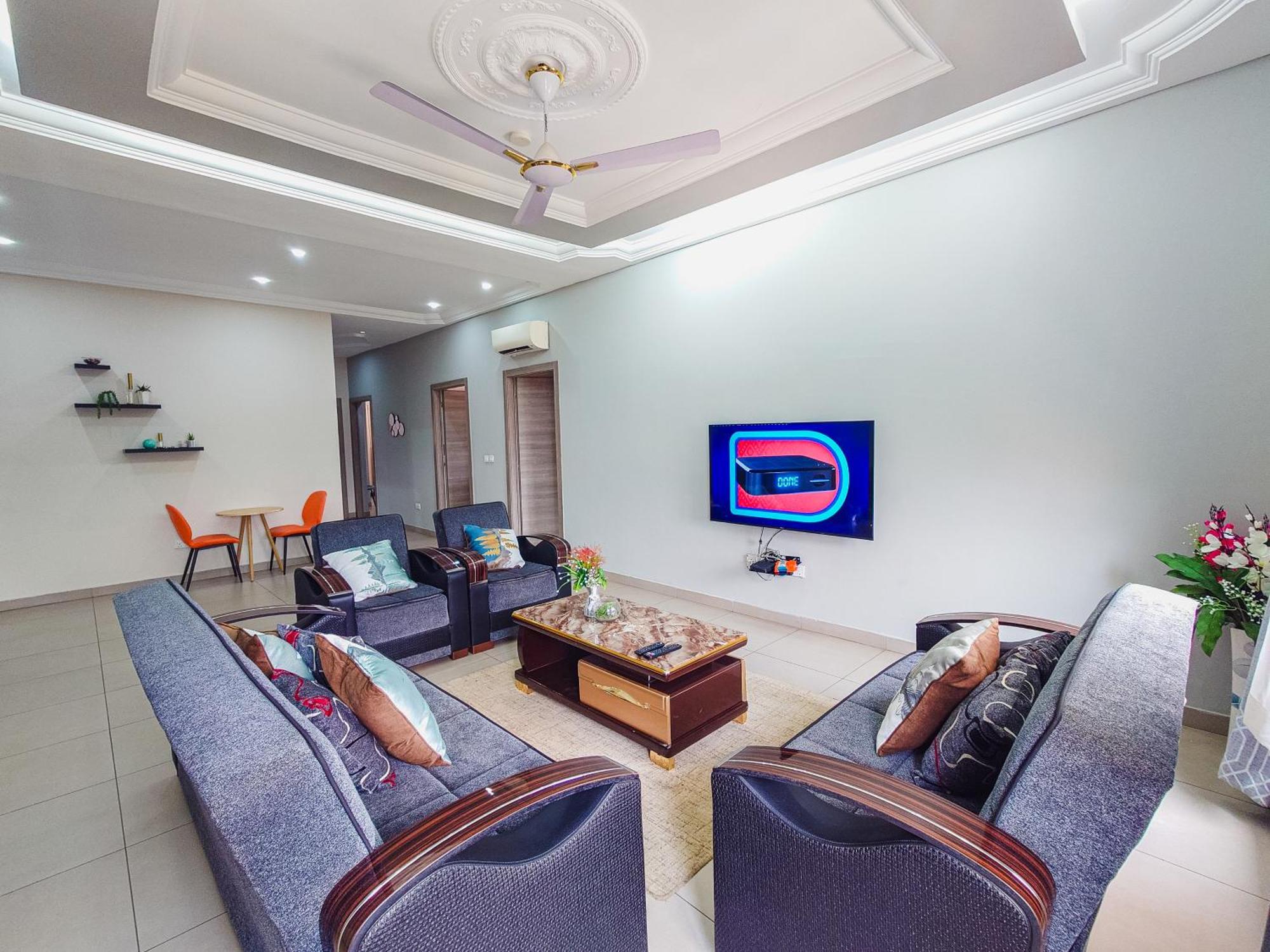 Queens View Apartment Accra Luaran gambar